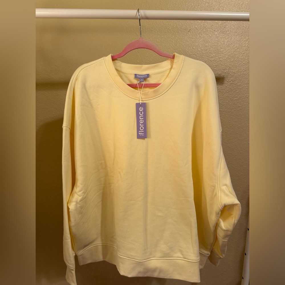 BUTTER YELLOW SWEATSHIRT & SHORT SET !!!